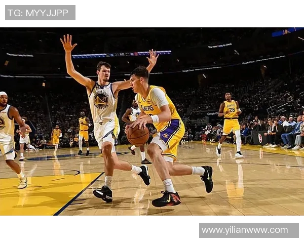 湖人两争议点终于齐爆！拉拉维亚打成顶级3D，克内克特自信回归！