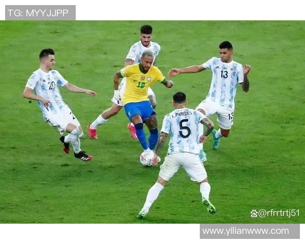 激烈对决!足球比赛中的战术博弈与球员精彩表现分析